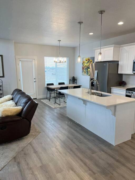 Brand New 3-Beds Stylish Entire House At Lehi Villa Luaran gambar