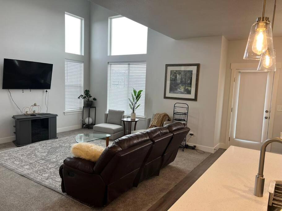 Brand New 3-Beds Stylish Entire House At Lehi Villa Luaran gambar